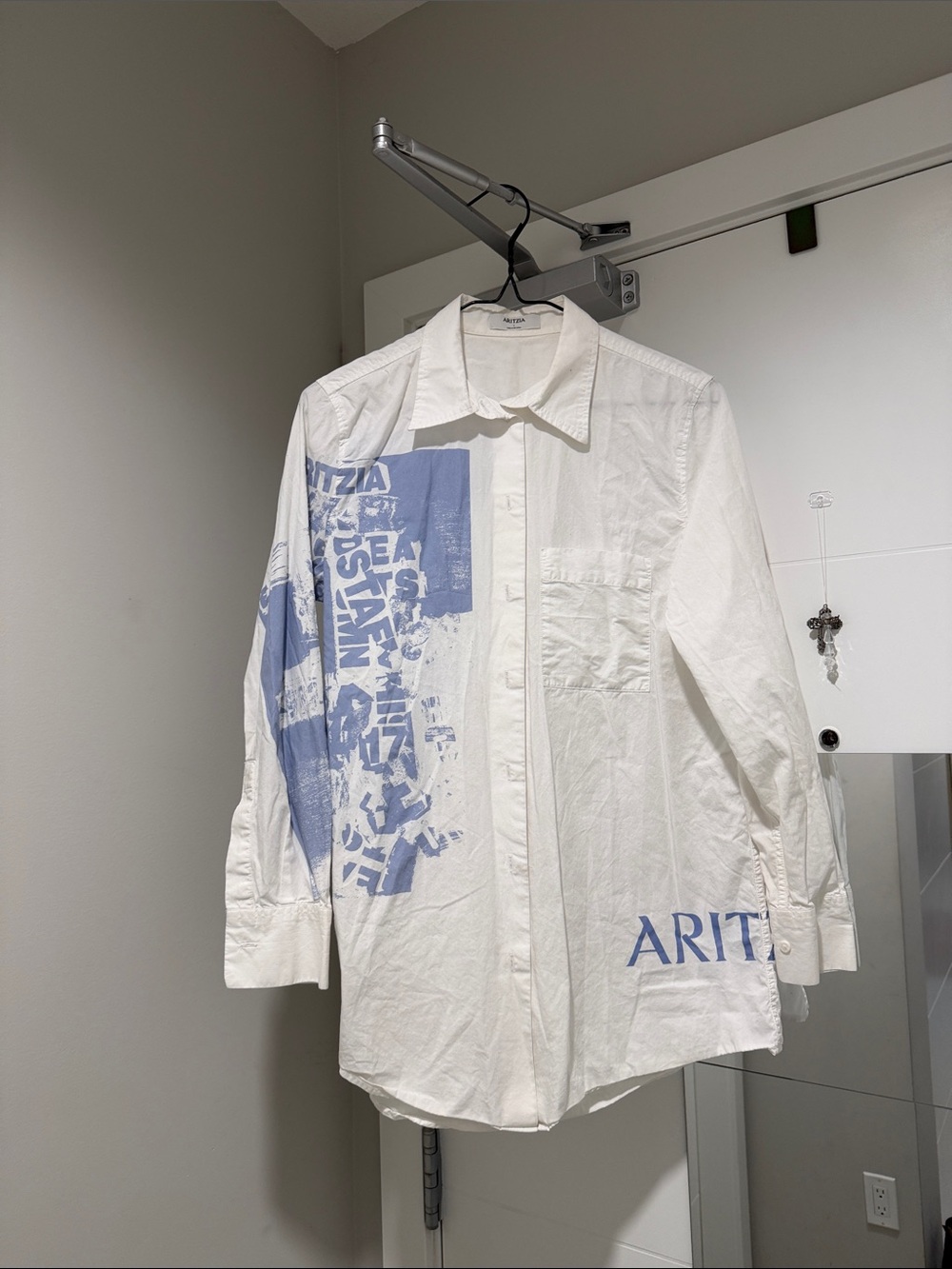 Aritzia White Button-Up Shirt with Light Blue Graphic Print